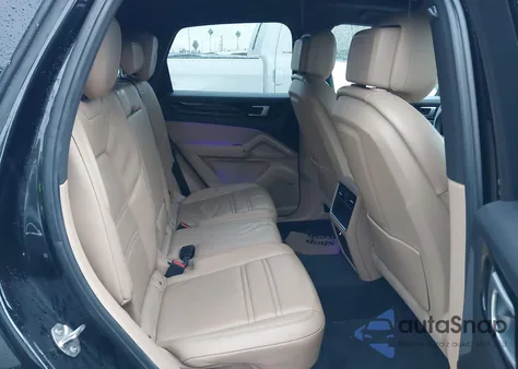 2019 Porsche Cayenne z USA, uszkodzony, nr VIN WP1AA2AY2KDA09004